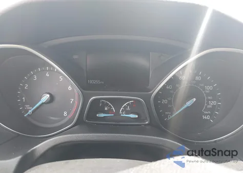 2016 Ford Focus Se z USA, uszkodzony, nr VIN 1FADP3K27GL335090